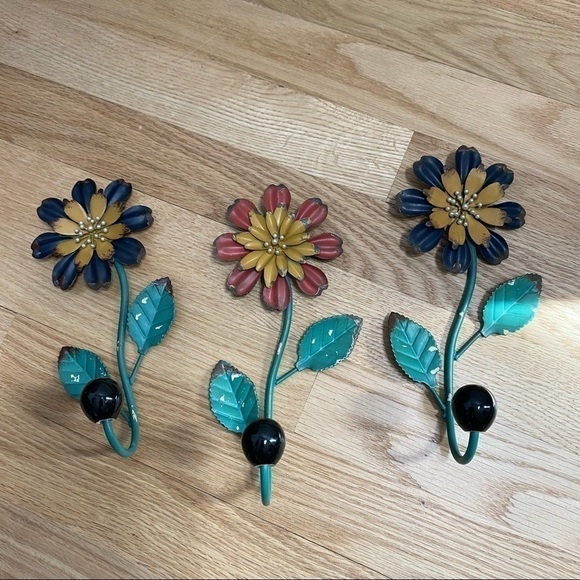 Metal Floral Hanging Hooks Jacket Coat Key Hanger Rustic Chic Blue Red - Picture 2 of 5